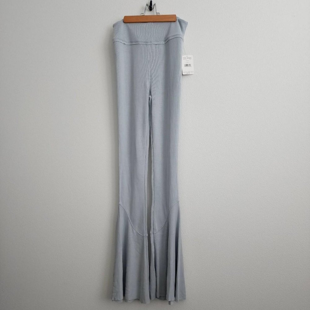 Free People light blue flared leggings 🪽🌸